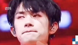 娱乐圈吃瓜新闻最新消息,某明星恋情曝光，疑与神秘富二代牵手逛街！